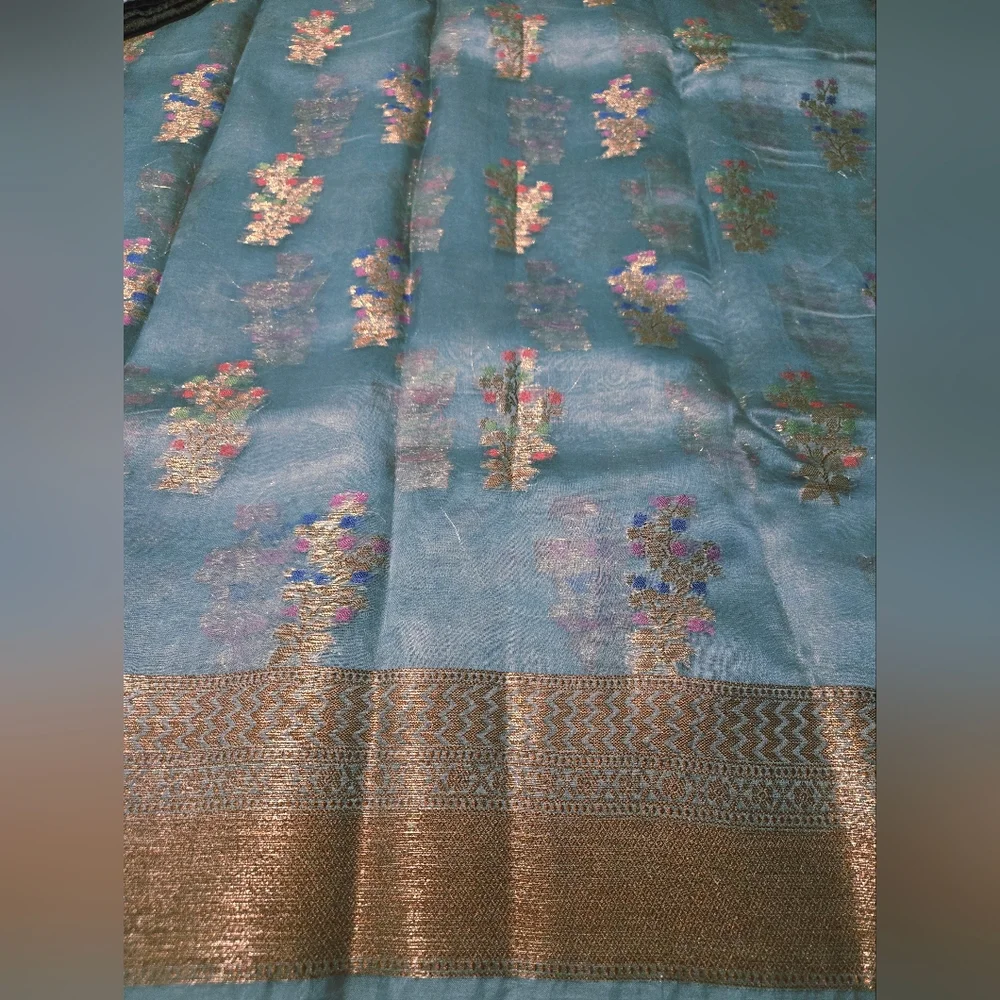 Beautiful Slate Grey Pure Organza Silk Sari with Matching Brocade Blouse Piece - Picture 10 of 13